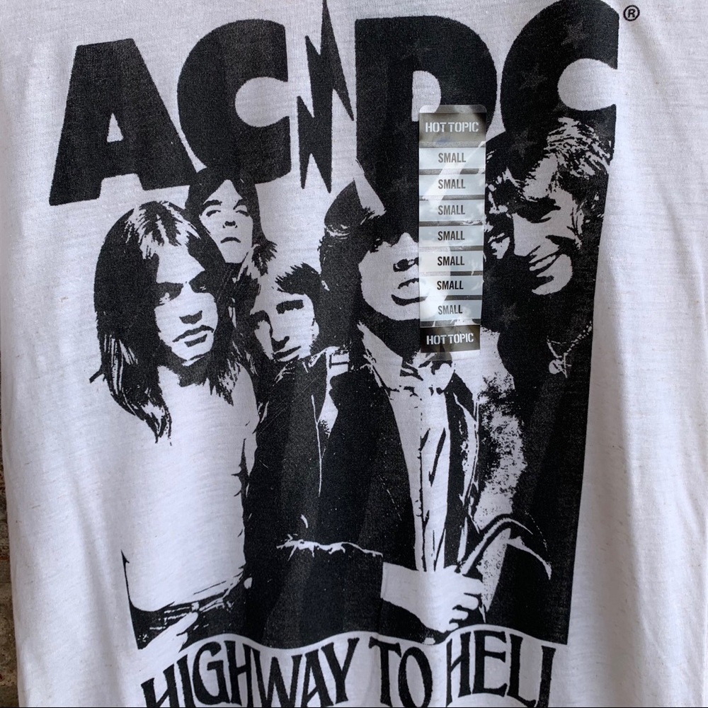 🍒💣 AC⚡️DC band t-shirt